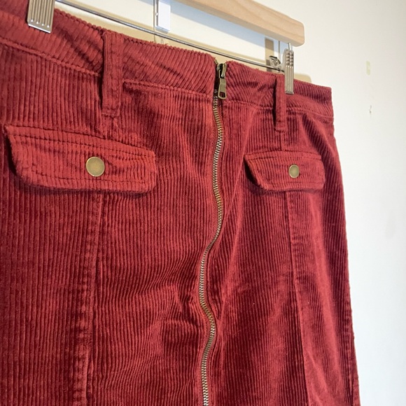 Burgundy cord skirt - Picture 4 of 4